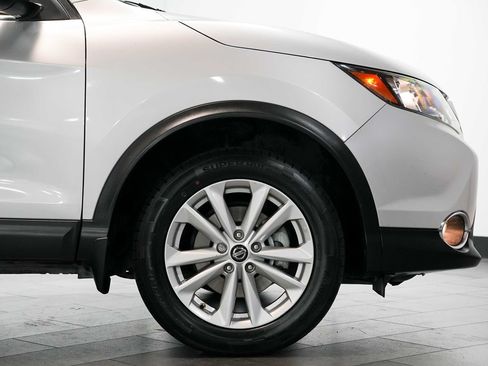 Used 2019 Nissan Rogue Sport SV w/ All-Weather Package FWD image 9