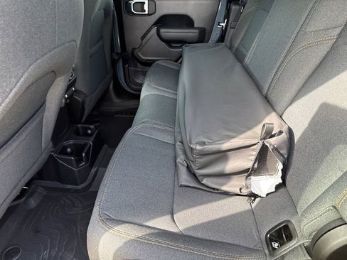 New 2026 Jeep Gladiator Sport AWD/4WD image 16