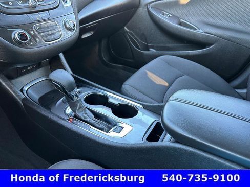 Used 2023 Chevrolet Malibu LT image 23