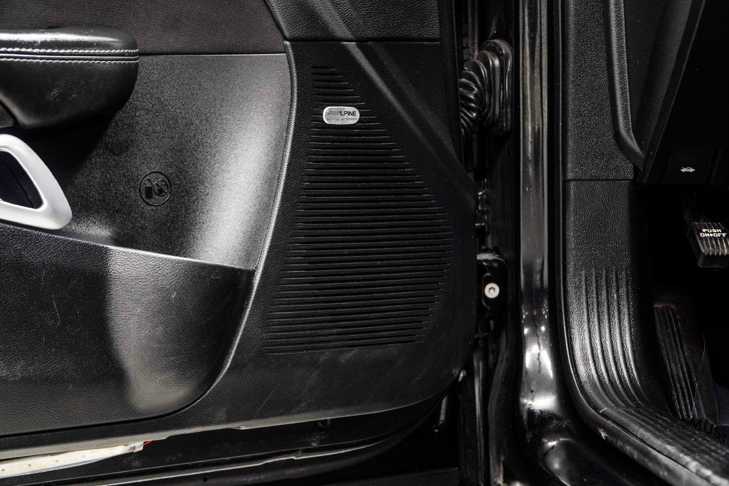 Used 2015 Dodge Challenger R/T Scat Pack w/ Sound Group II RWD image 34
