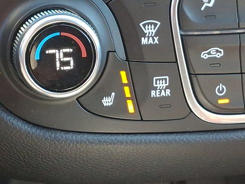 Used 2019 Chevrolet Equinox LT image 25