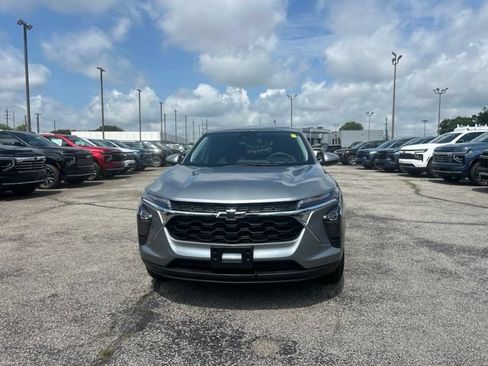 Used 2026 Chevrolet Trax LS w/ LS Convenience Package FWD image 8