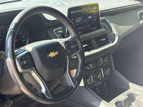 Used 2021 Chevrolet Suburban LT RWD image 16