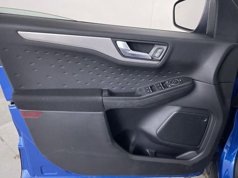 Used 2020 Ford Escape SE image 10