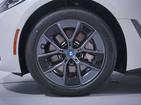 Used 2023 BMW i4 eDrive35 w/ Premium Package RWD image 2