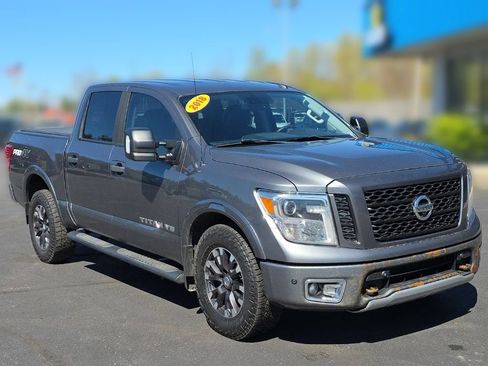 Used 2018 Nissan Titan PRO-4X AWD/4WD image 8