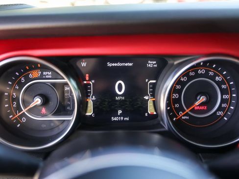 Used 2023 Jeep Wrangler Unlimited Rubicon w/ Cold Weather Group AWD/4WD image 13