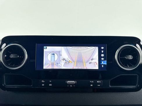 Used 2024 Mercedes-Benz Sprinter 2500 image 25