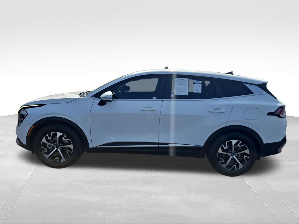 Used 2023 Kia Sportage EX FWD image 3