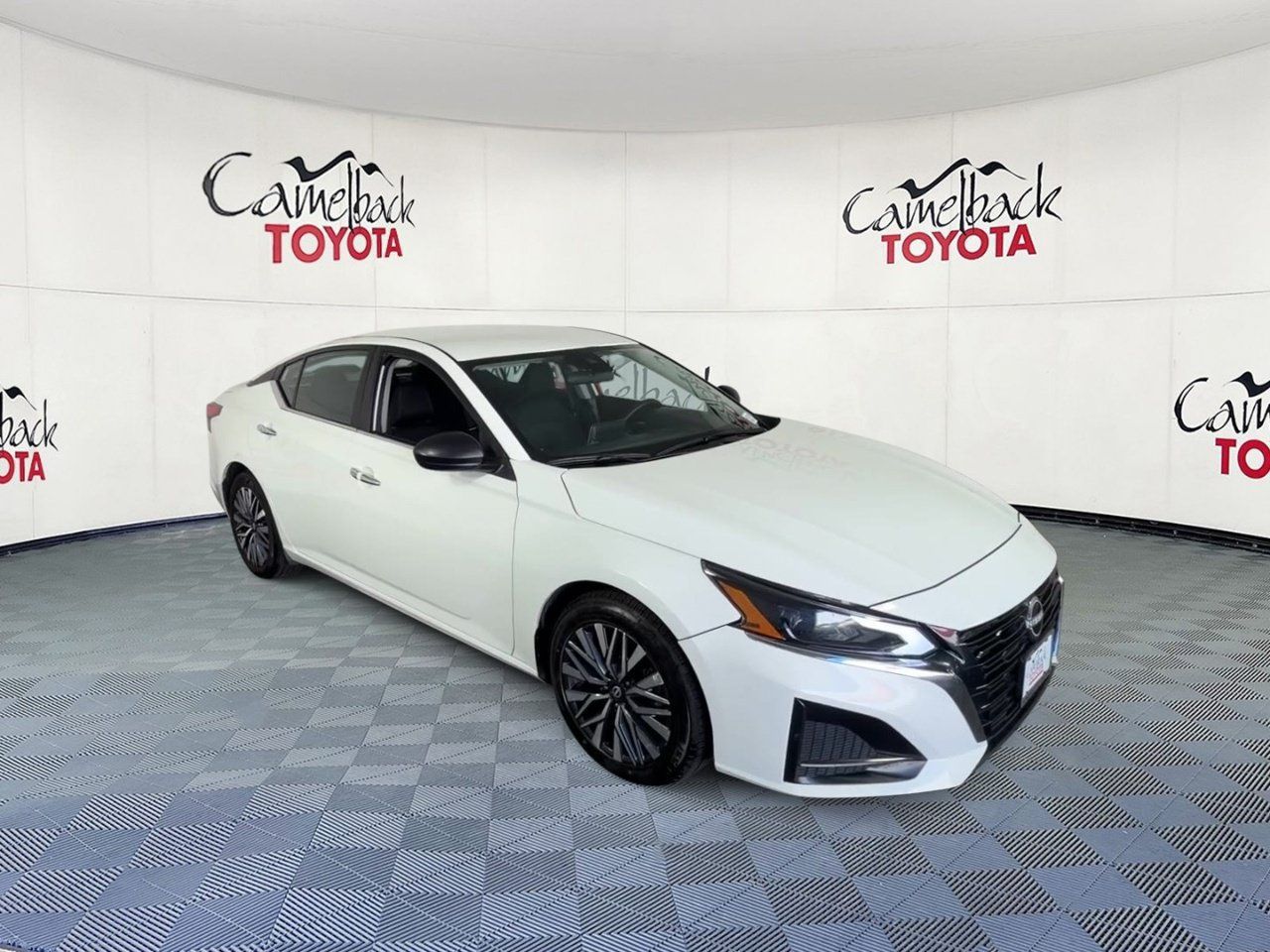 Used 2025 Nissan Altima 2.5 SV FWD image 5