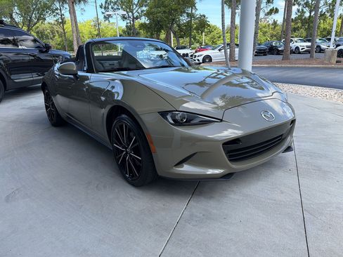 Used 2024 MAZDA MX-5 Miata Grand Touring w/ Weather Package RWD image 7