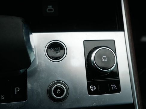 Used 2023 Land Rover Range Rover SE image 30