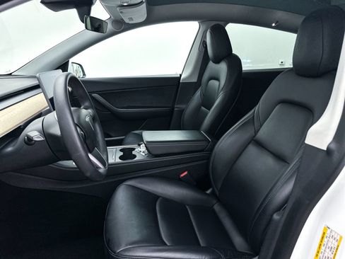 Used 2021 Tesla Model Y Long Range AWD/4WD image 18