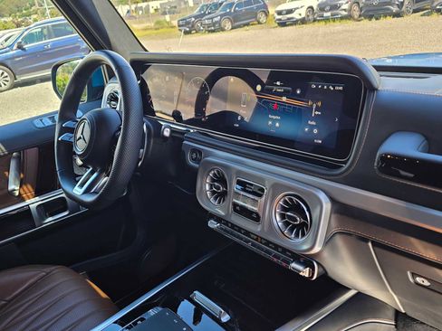 Used 2025 Mercedes-Benz G 63 AMG 4MATIC image 10