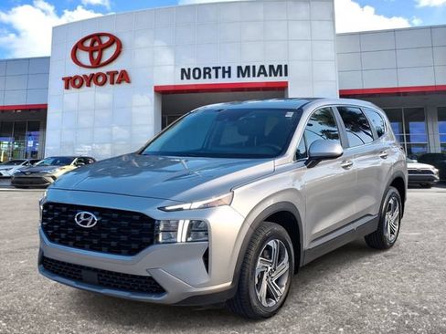 Used 2023 Hyundai Santa Fe SE FWD image 2