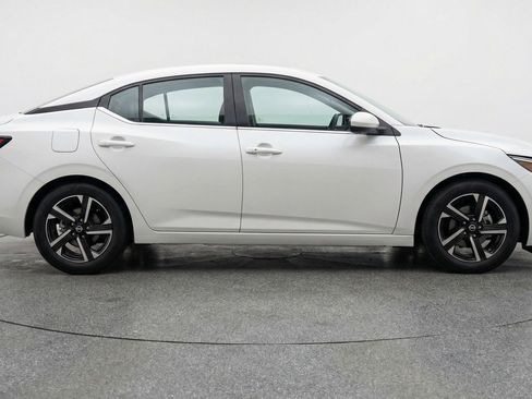 Used 2025 Nissan Sentra SV image 11