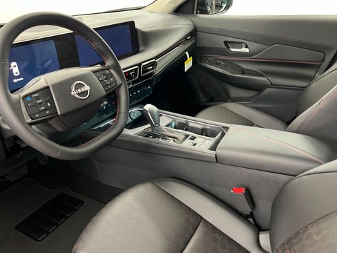 New 2026 Nissan Sentra SR w/ SR Premium Package FWD image 15