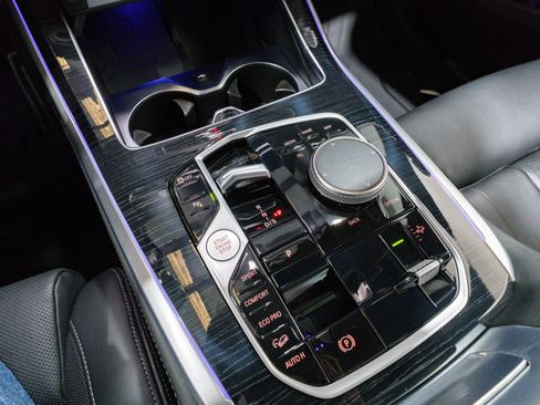 Used 2024 BMW X7 xDrive40i w/ M Sport Package image 24