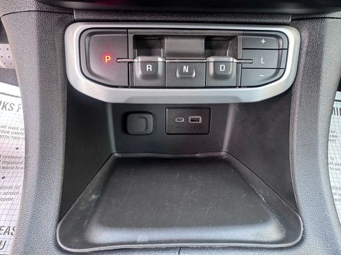 Used 2020 GMC Acadia SLE w/ Driver Convenience Package FWD image 25