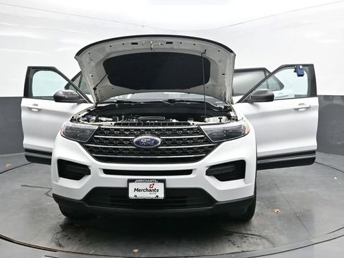 Used 2023 Ford Explorer XLT image 39