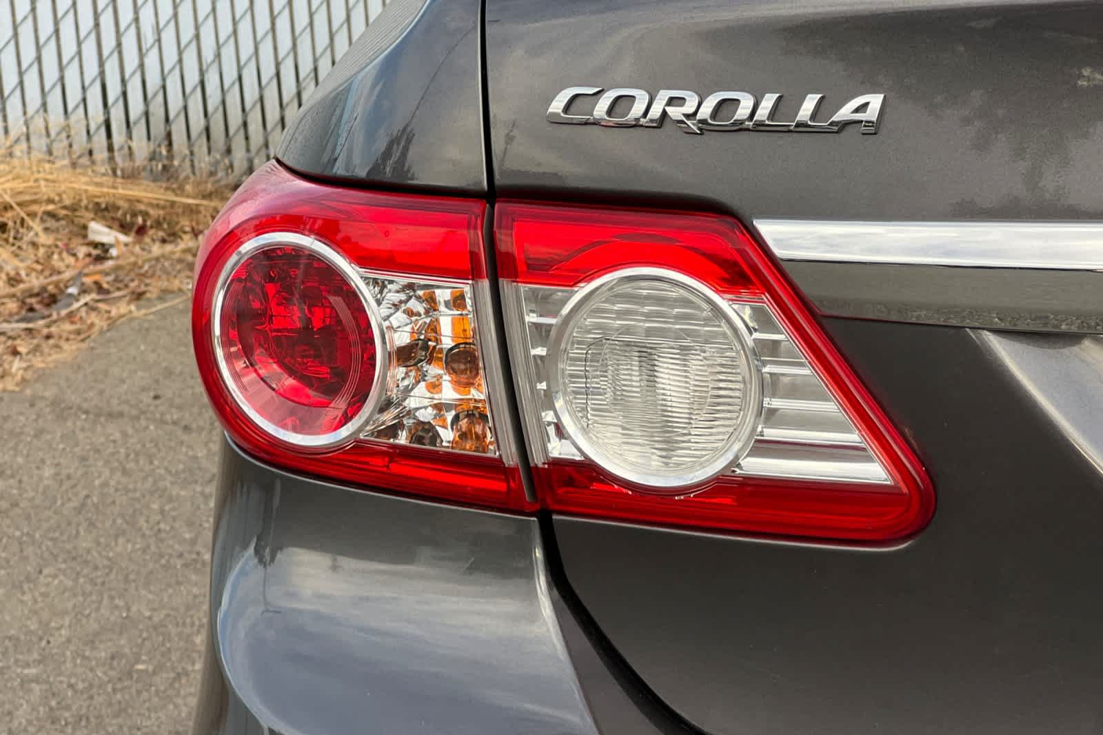 Used 2011 Toyota Corolla LE FWD image 23