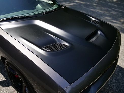 Used 2018 Dodge Challenger SRT Hellcat RWD image 34
