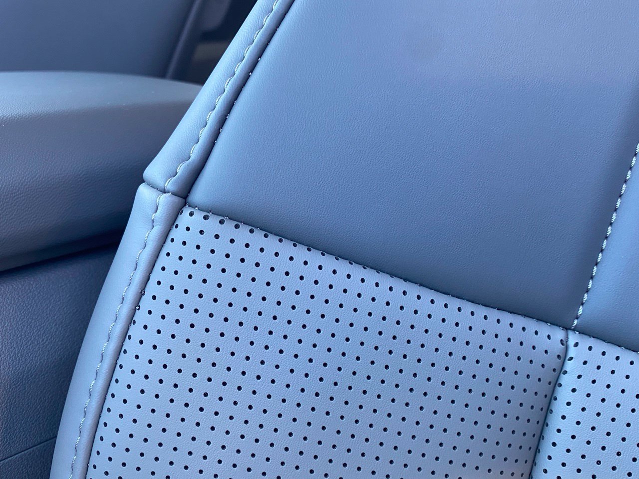 New 2027 Kia EV3 Wind FWD image 11