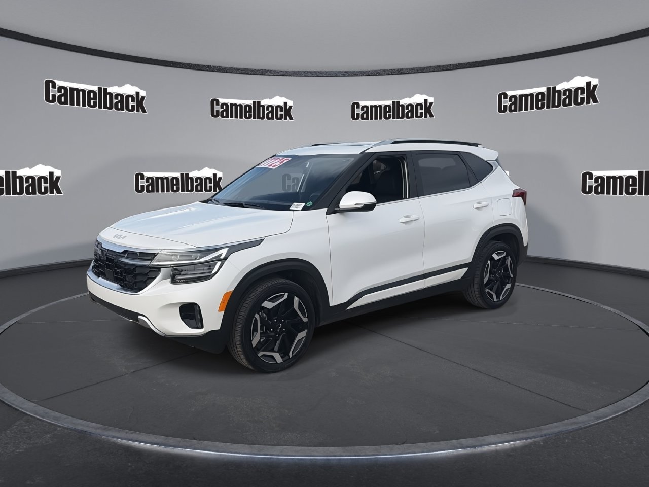 Certified 2026 Kia Seltos SX w/ SX Sunroof Package AWD/4WD image 3
