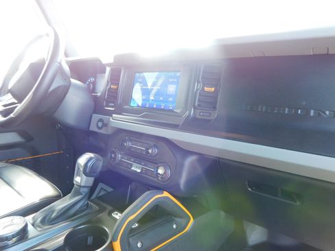 Used 2021 Ford Bronco Badlands image 11