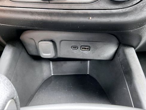 Used 2024 Chevrolet Trax LS w/ LS Convenience Package FWD image 31
