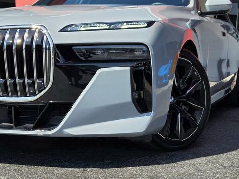 Used 2024 BMW 760i xDrive w/ Executive Package image 5