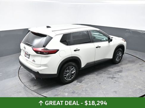 Used 2024 Nissan Rogue S image 40