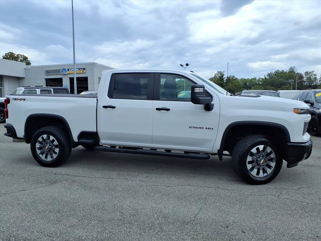 Used 2024 Chevrolet Silverado 2500 Custom w/ Custom Value Package AWD/4WD image 3