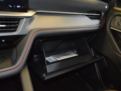 Certified 2025 Ford Explorer ST-Line image 22