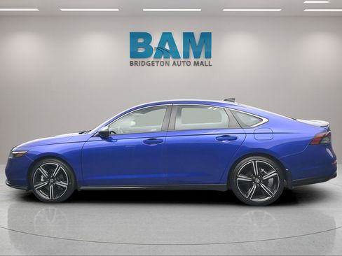 Used 2023 Honda Accord Sport image 4