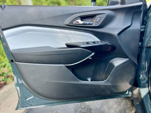 New 2025 Chevrolet Trax LT w/ Driver Confidence Package image 11