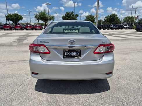 Used 2012 Toyota Corolla LE FWD image 5