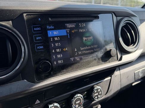 Used 2019 Toyota Tacoma TRD Off-Road AWD/4WD image 9