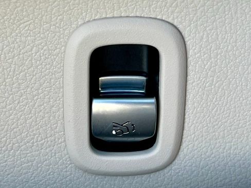 Certified 2024 Mercedes-Benz C 300 4MATIC Sedan image 26