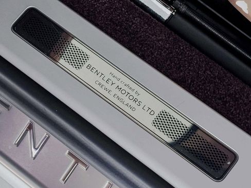 Used 2020 Bentley Continental GT V8 image 25
