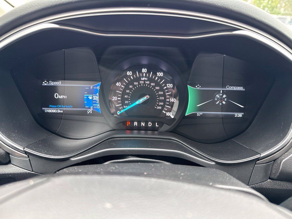 Used 2020 Ford Fusion SE FWD image 17