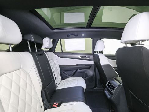 New 2026 Volkswagen Atlas Cross Sport SEL Premium R-Line AWD/4WD image 19