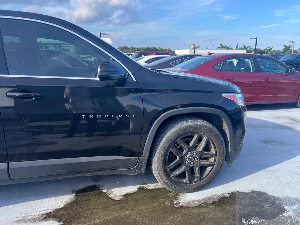 Used 2019 Chevrolet Traverse LS FWD image 5