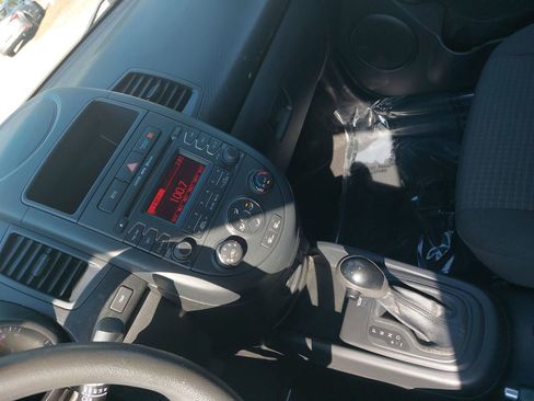 Used 2013 Kia Soul FWD image 23