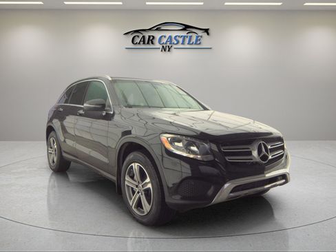 Used 2019 Mercedes-Benz GLC 300 GLC 300 w/ Premium Package image 3