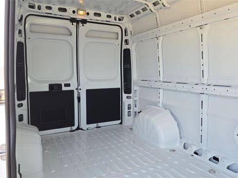 Used 2025 RAM ProMaster 2500 w/ Storage Group image 11