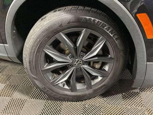 Used 2022 Volkswagen Tiguan SE AWD/4WD image 39
