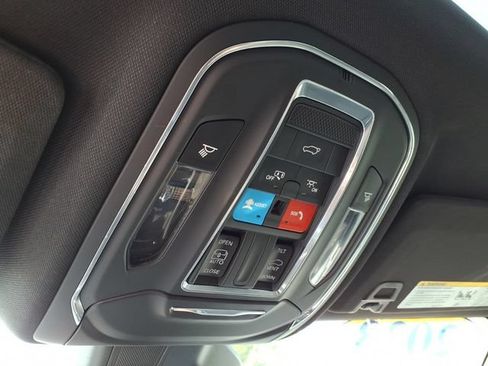 Used 2023 Jeep Grand Cherokee Altitude AWD/4WD image 20