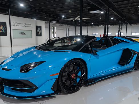Used 2021 Lamborghini Aventador SVJ image 3