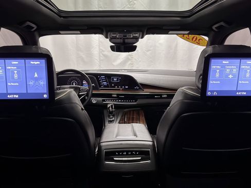 Used 2021 Cadillac Escalade Premium Luxury image 35